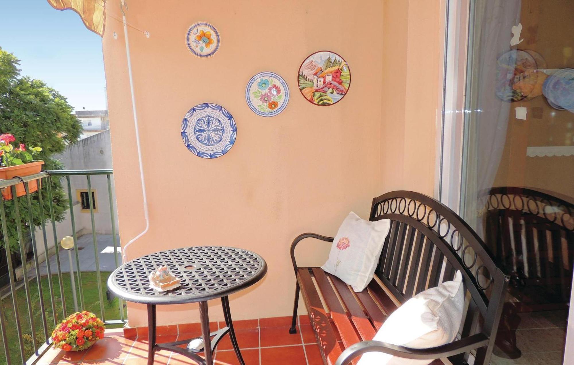 Stunning apartment in Jerez de la Frontera with 3 Bedrooms Buitenkant foto