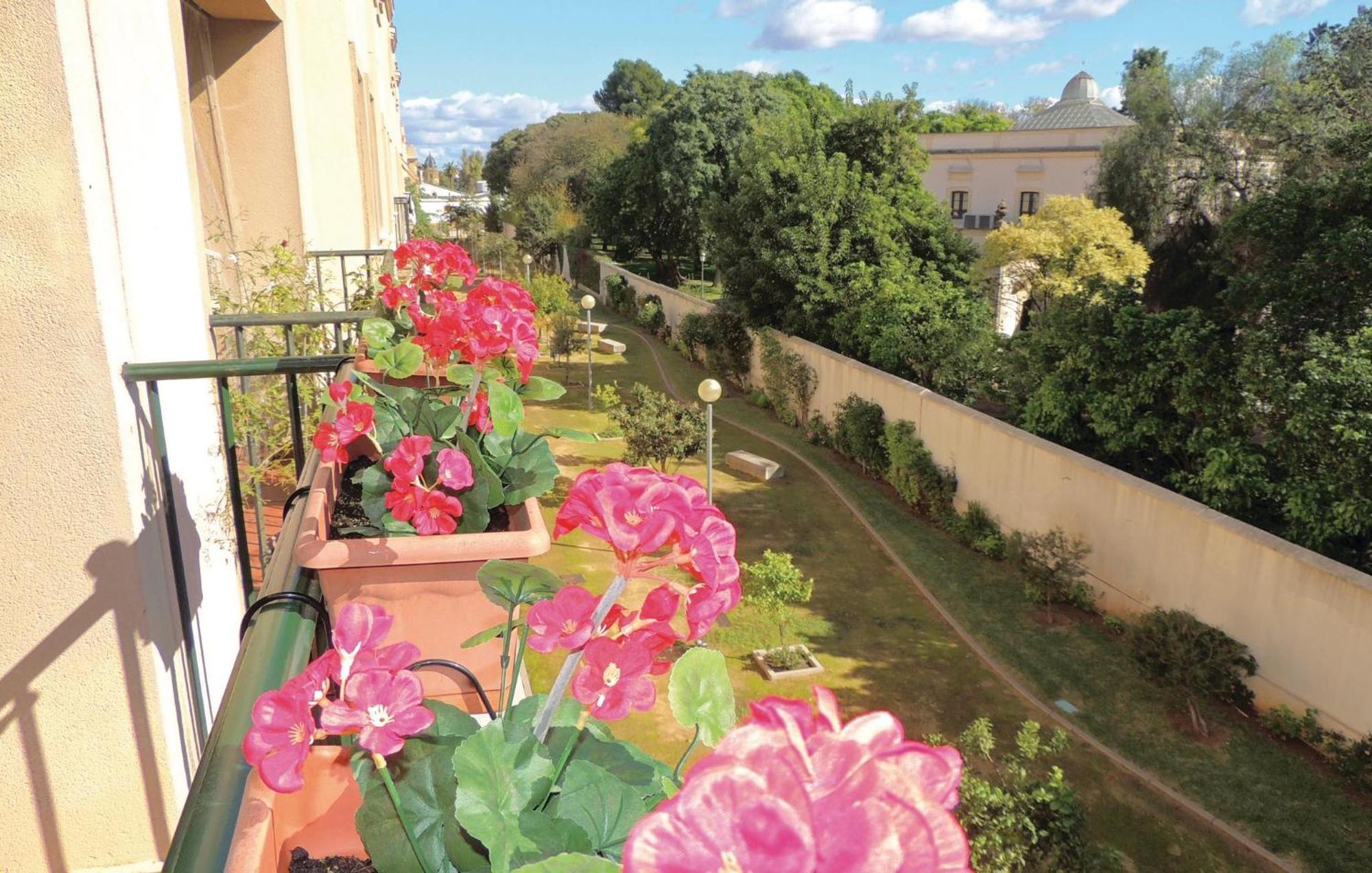 Stunning apartment in Jerez de la Frontera with 3 Bedrooms Buitenkant foto